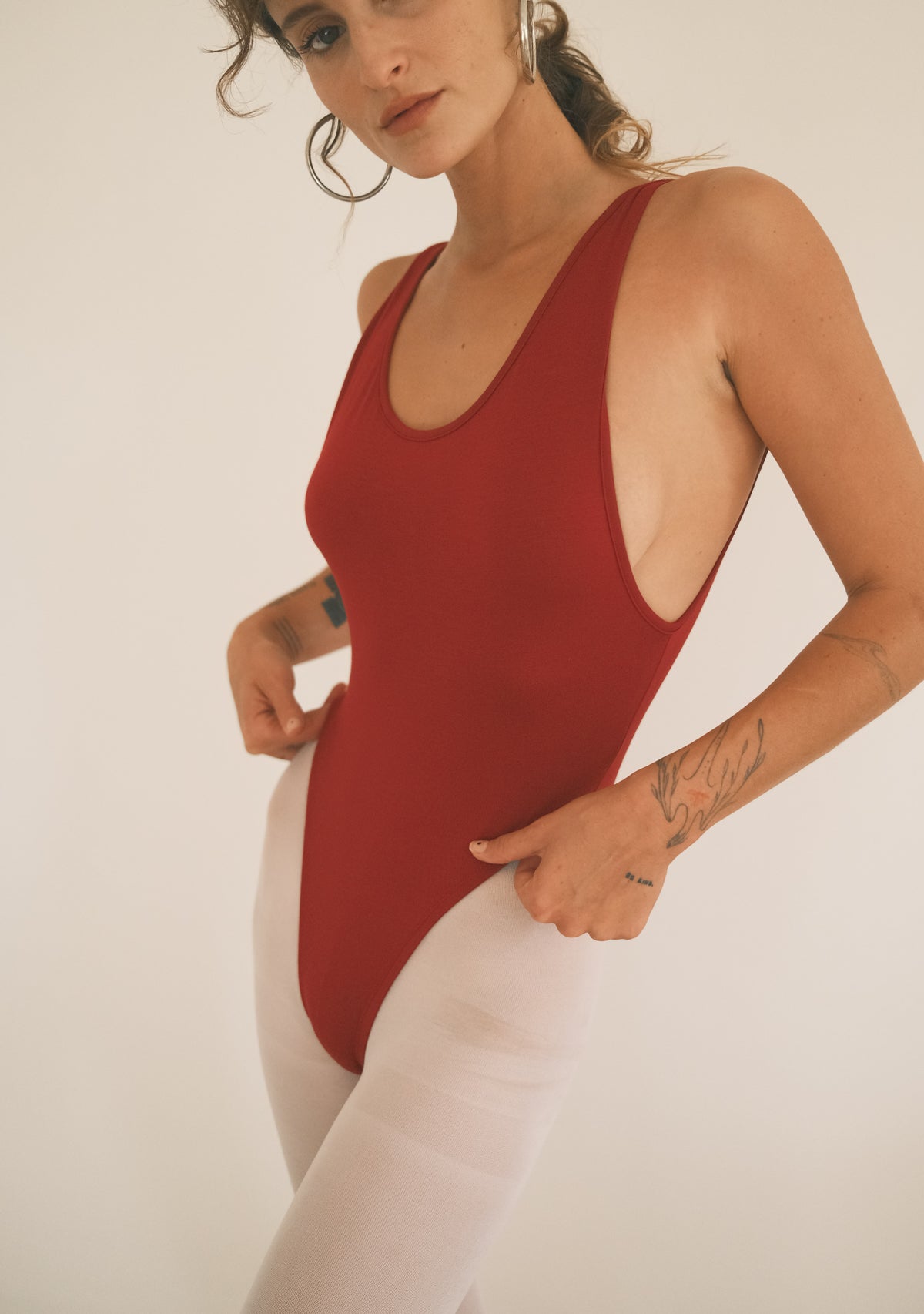 Tiny Bordo Sırt Dekolteli Esnek Bodysuit - Görsel 1